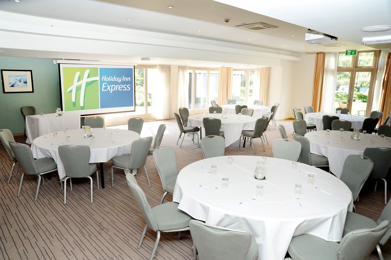 Holiday Inn Express Leeds-East, An Ihg Hotel Leeds  Zewnętrze zdjęcie